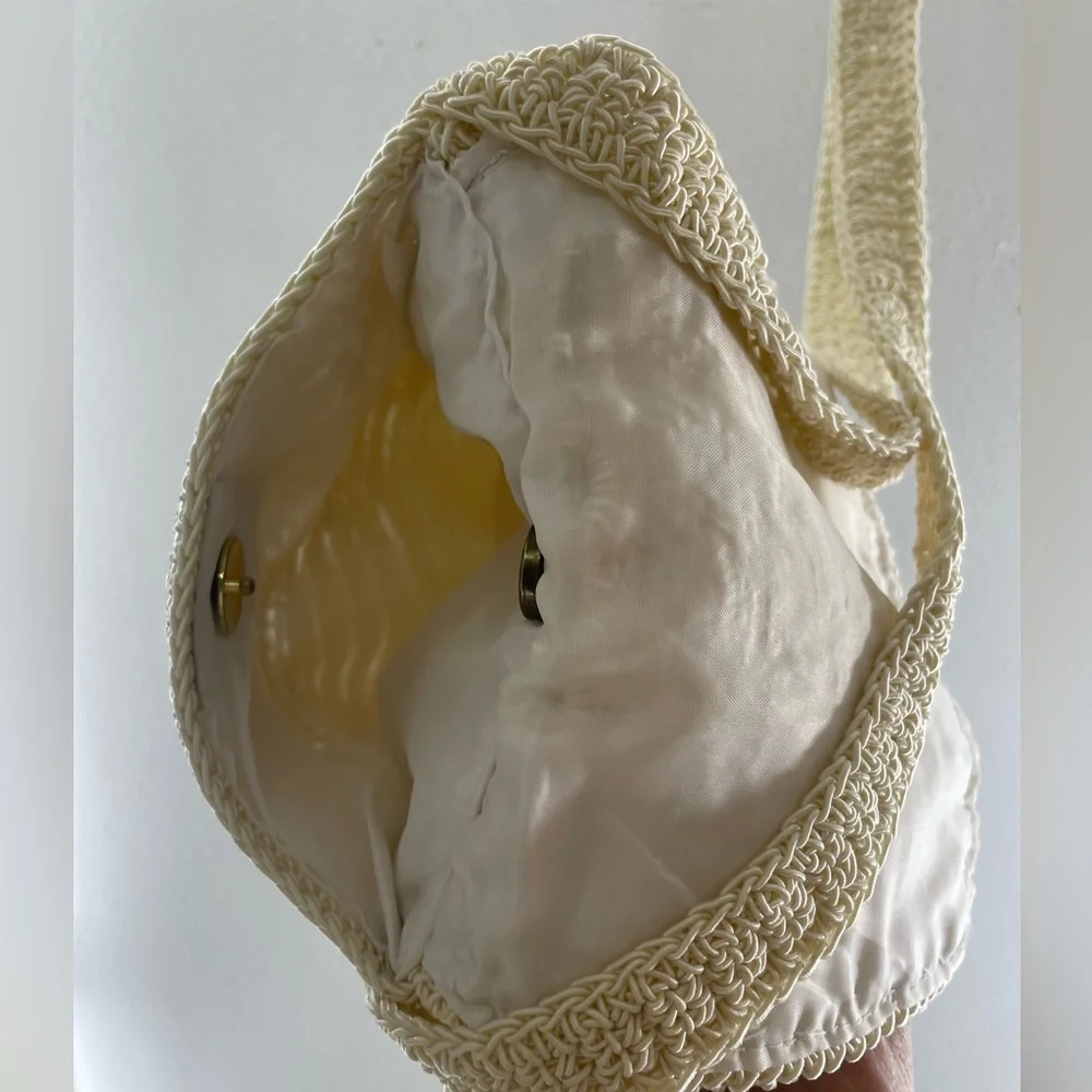 Vintage Y2K 90’s Crocheted Beaded Flower Beige 2 Pocket Crossbody Purse